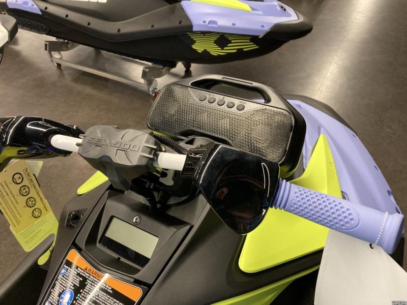 2024 Sea-Doo Spark Trixx pour 1 Rotax 900 ACE - Image 5