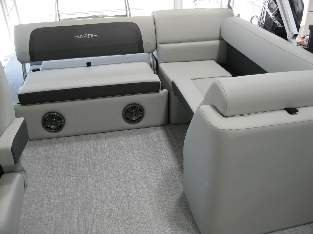 Harris 230 Cruiser Tri-Toon 2025 - Image 8