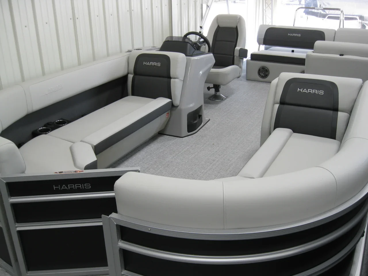 Harris 230 Cruiser Tri-Toon 2025 - Image 3